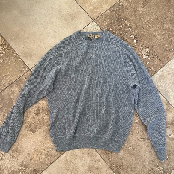 Jos A Bank sweater - Picture 1 of 3